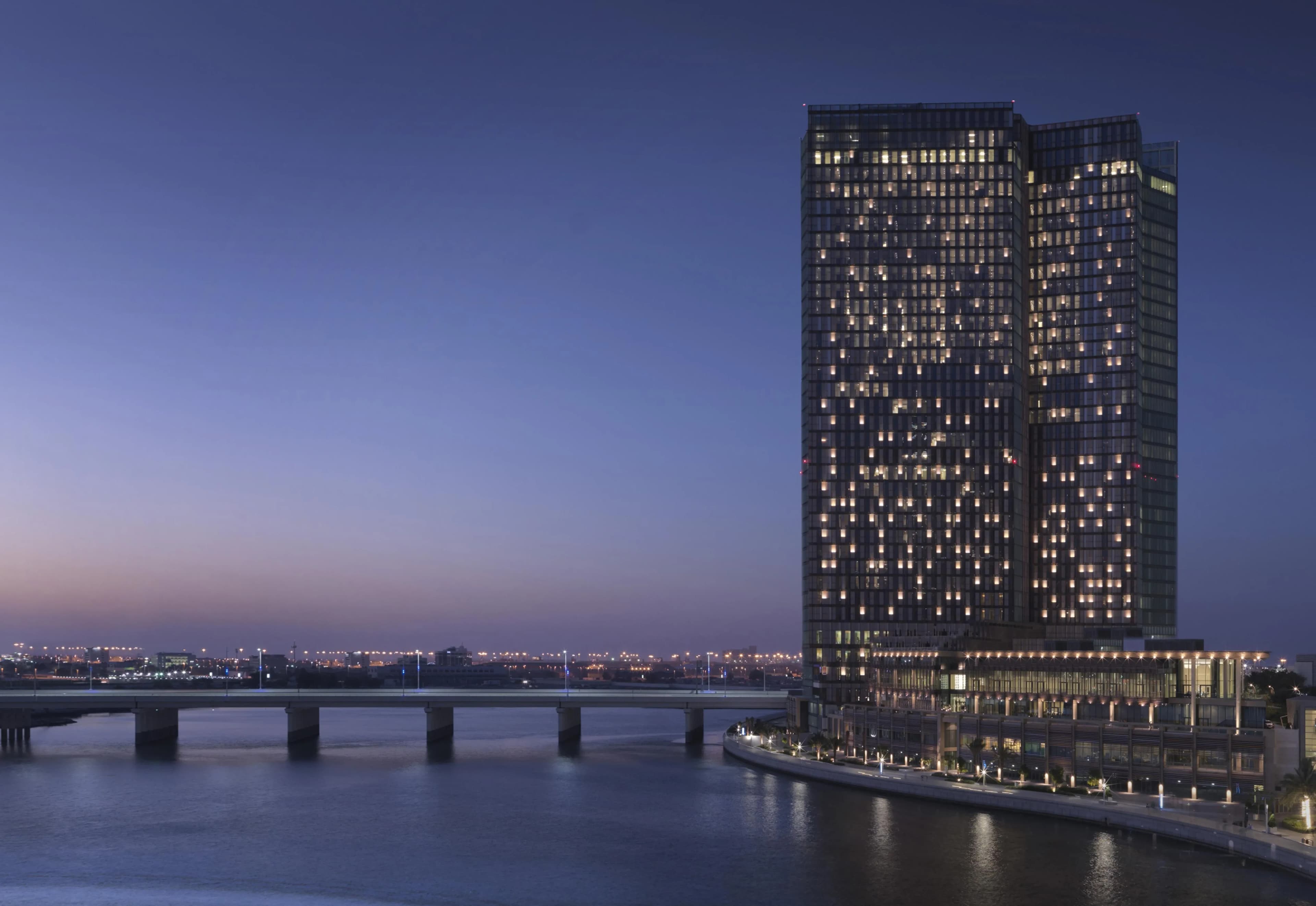 Resort-Style Waterfront Elegance - Image 2