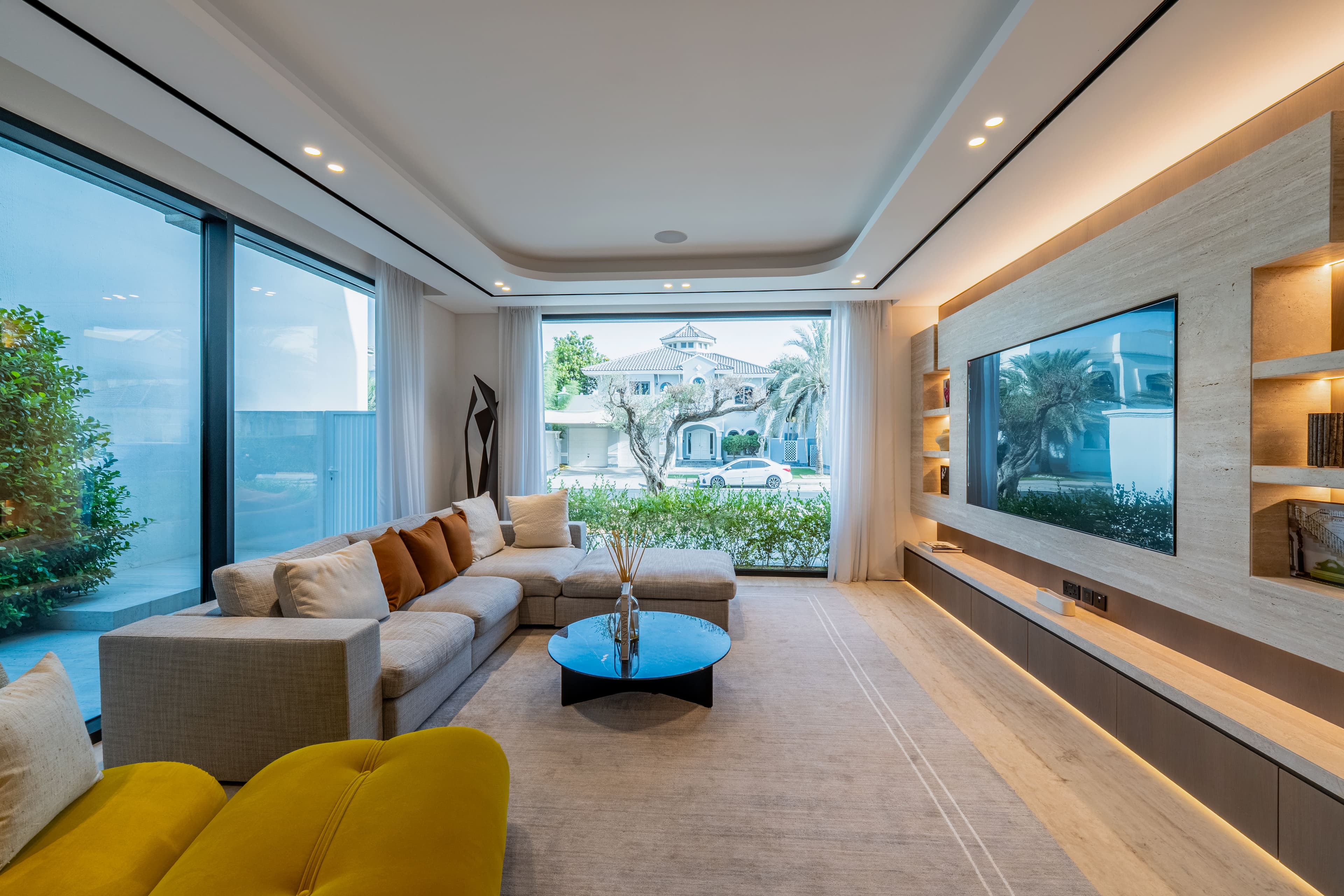 A Garden Homes Villa with Direct Beach Access - Image 4