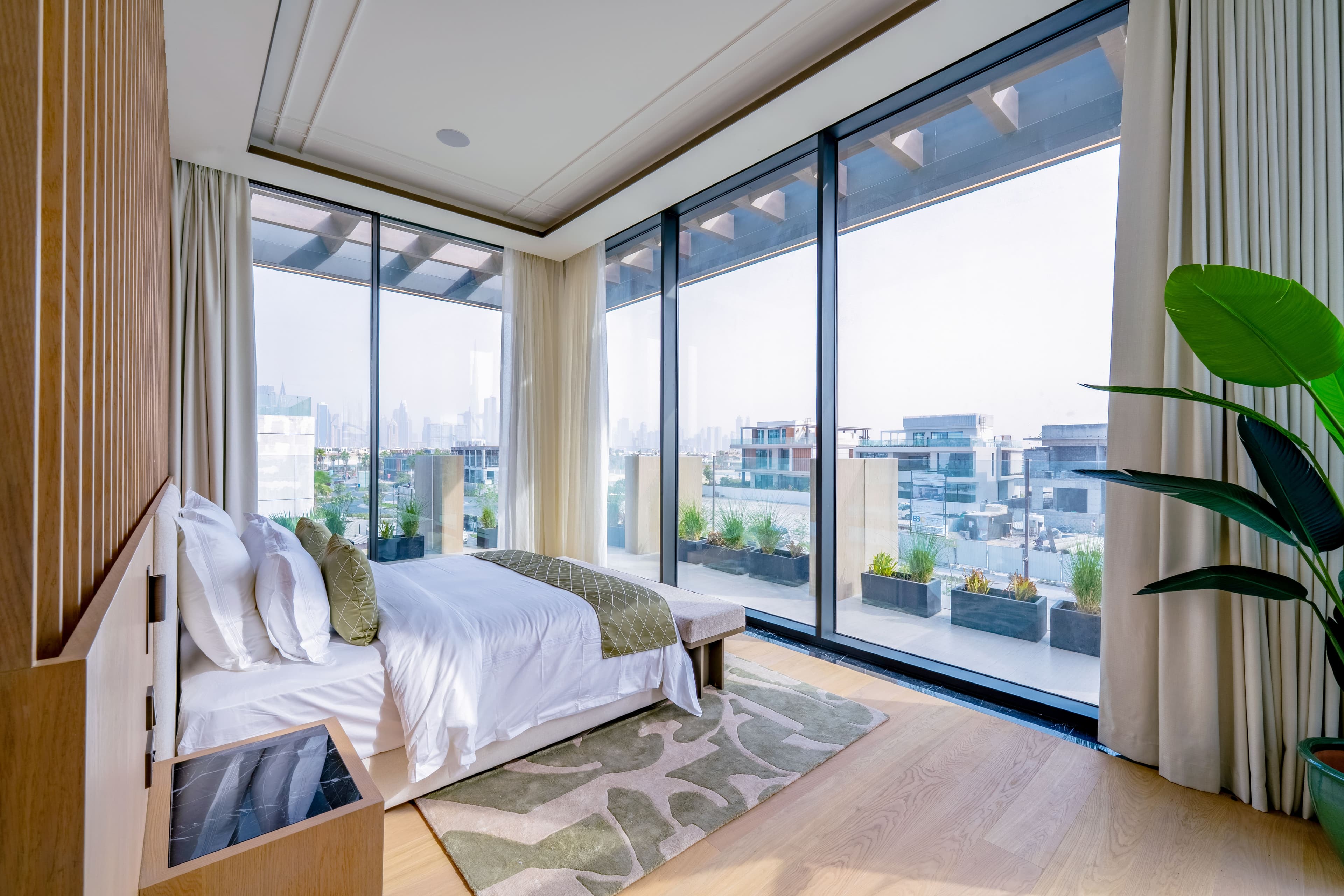 A Prime Villa in La Mer South - Image 2