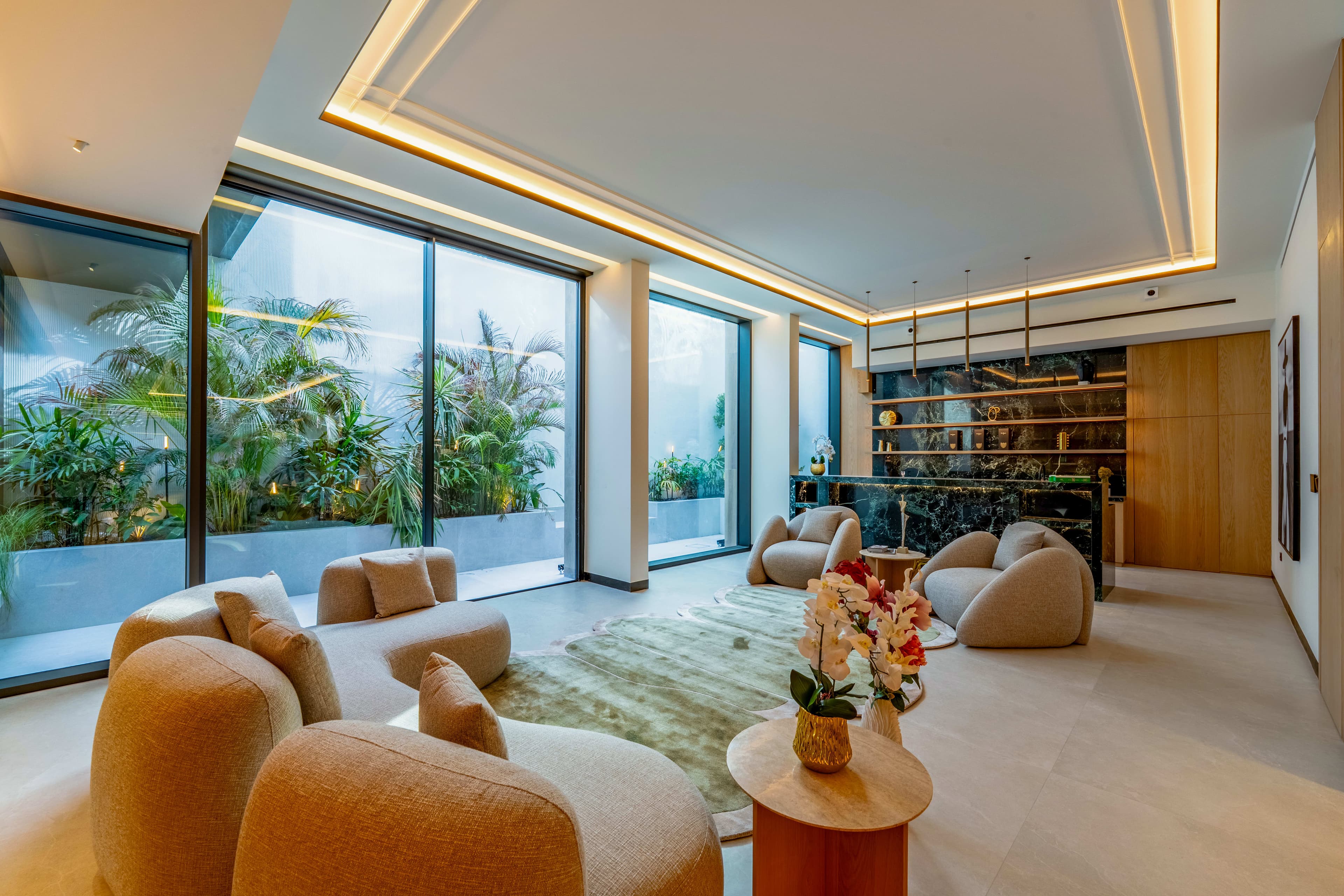 A Prime Villa in La Mer South - Image 3